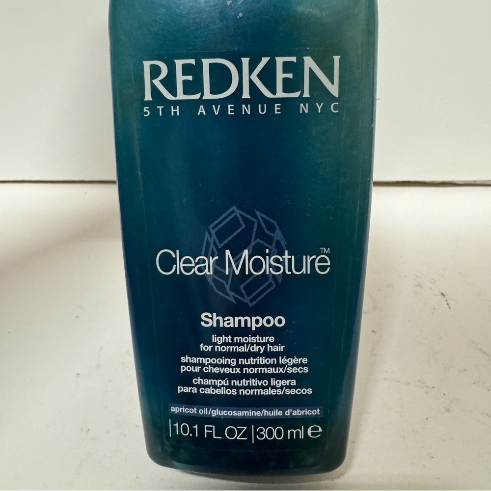 Redken Clear Moisture Shampoo 10.1 OZ HTF - Picture 2 of 3